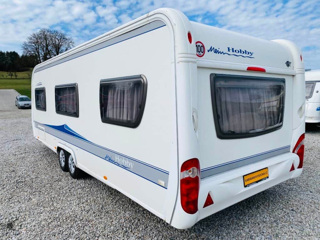 "Karavan Hobby 650 – ideální volba pro komfortní rodinné cestování"