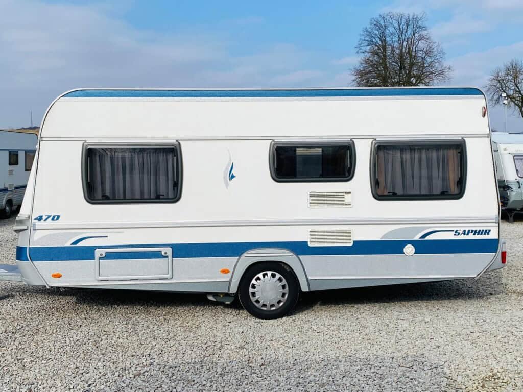"Karavan Fendt Saphir 470 – ideální volba pro komfortní rodinné cestování"