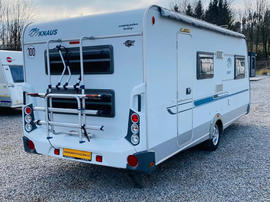"Karavan Knaus Sport 500 – ideální volba pro komfortní rodinné cestování"