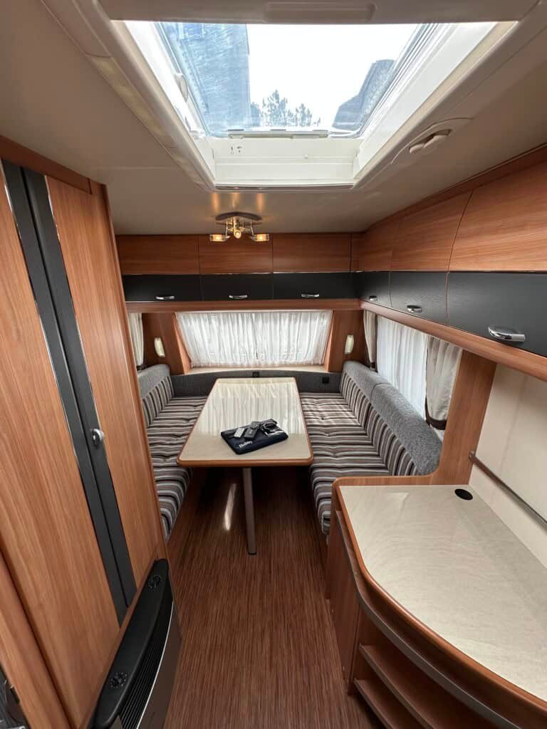 Hobby De Luxe 350 TB