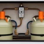 Truma DuoControl: Jak funguje automatický přepínač plynových lahví v karavanu a proč se vyplatí