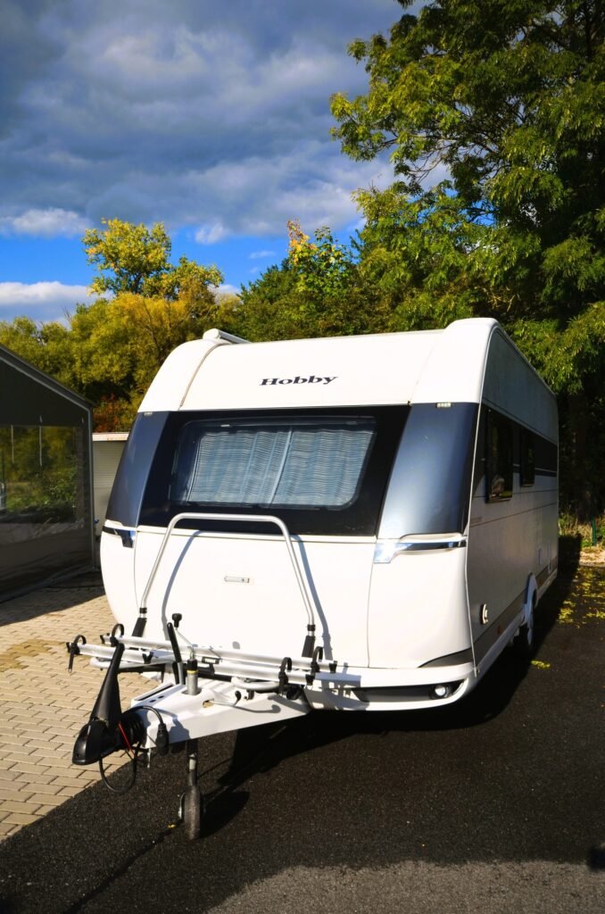 Karavan Hobby, ideální pro dobrodružství a pohodlné cestování. Skvělý společník na výlety do přírody.