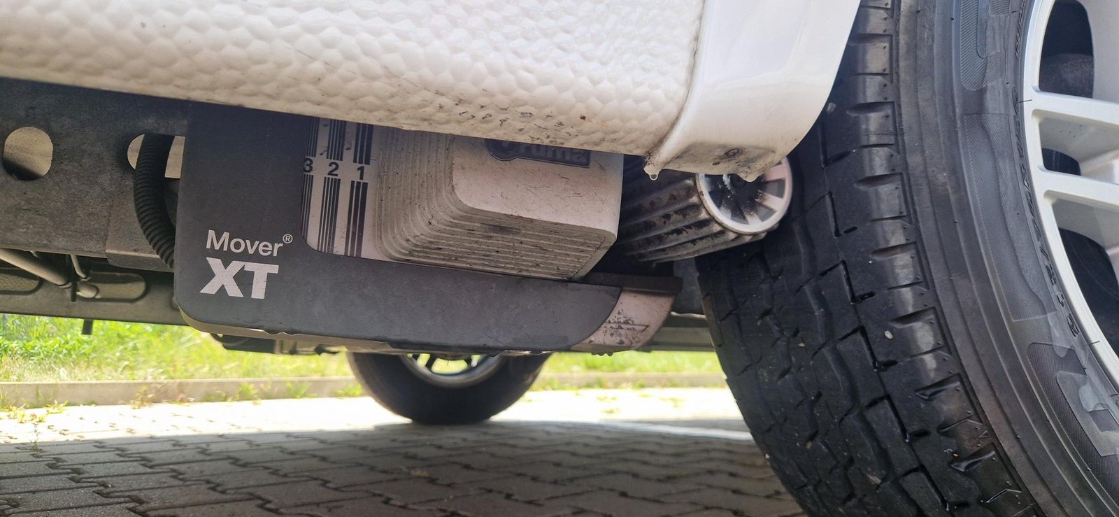 Na obrázku je příslušenství pro karavan s označením Mover XT, ideální pro snadný pohyb vozidla.