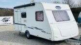 Karavan Caravelair Antares 426 Discovery, ideální pro pohodlné cestování a kempování.